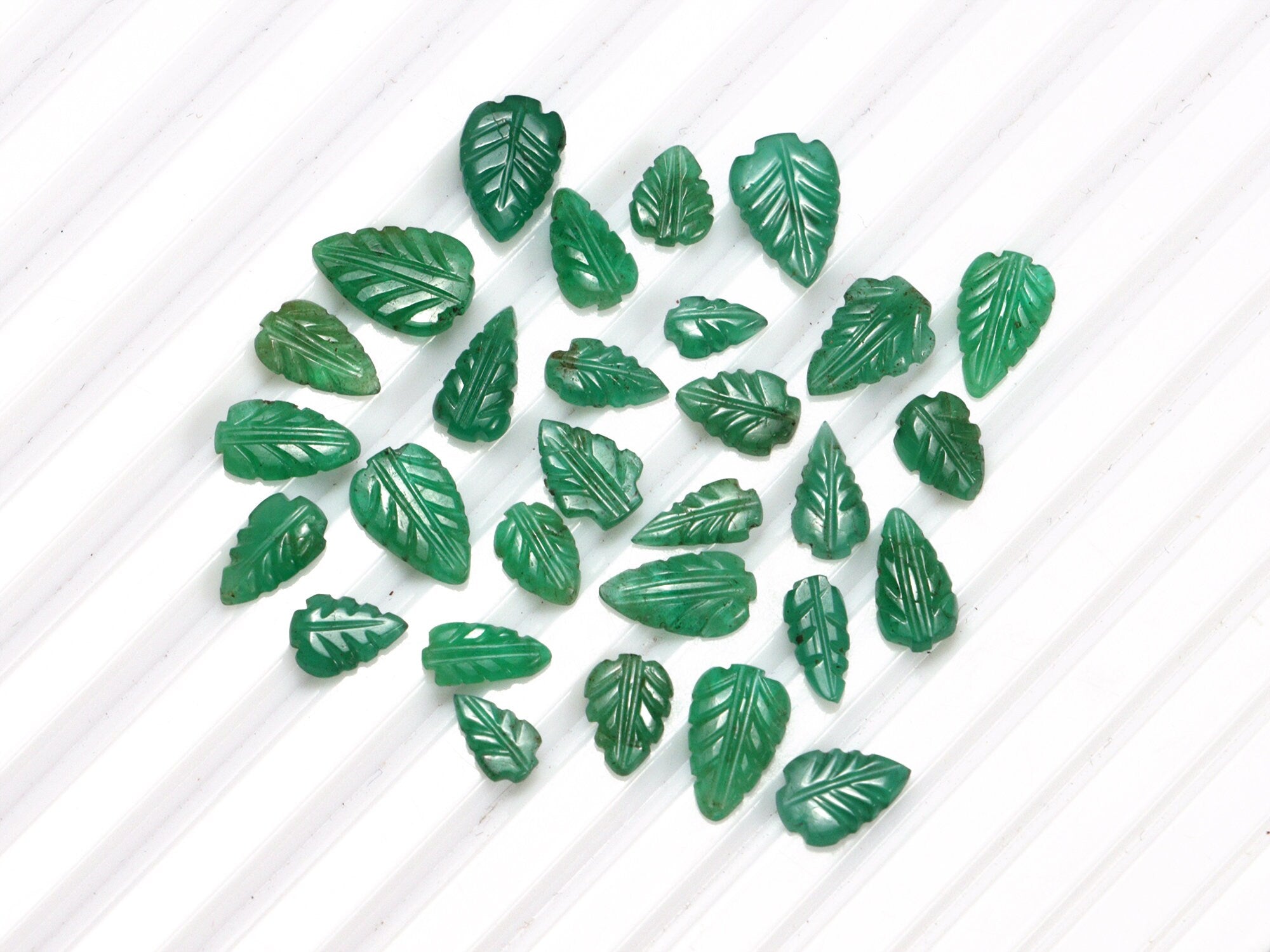AA Quality Emerald Leaf Carving Gemstone Lot, SKU2090