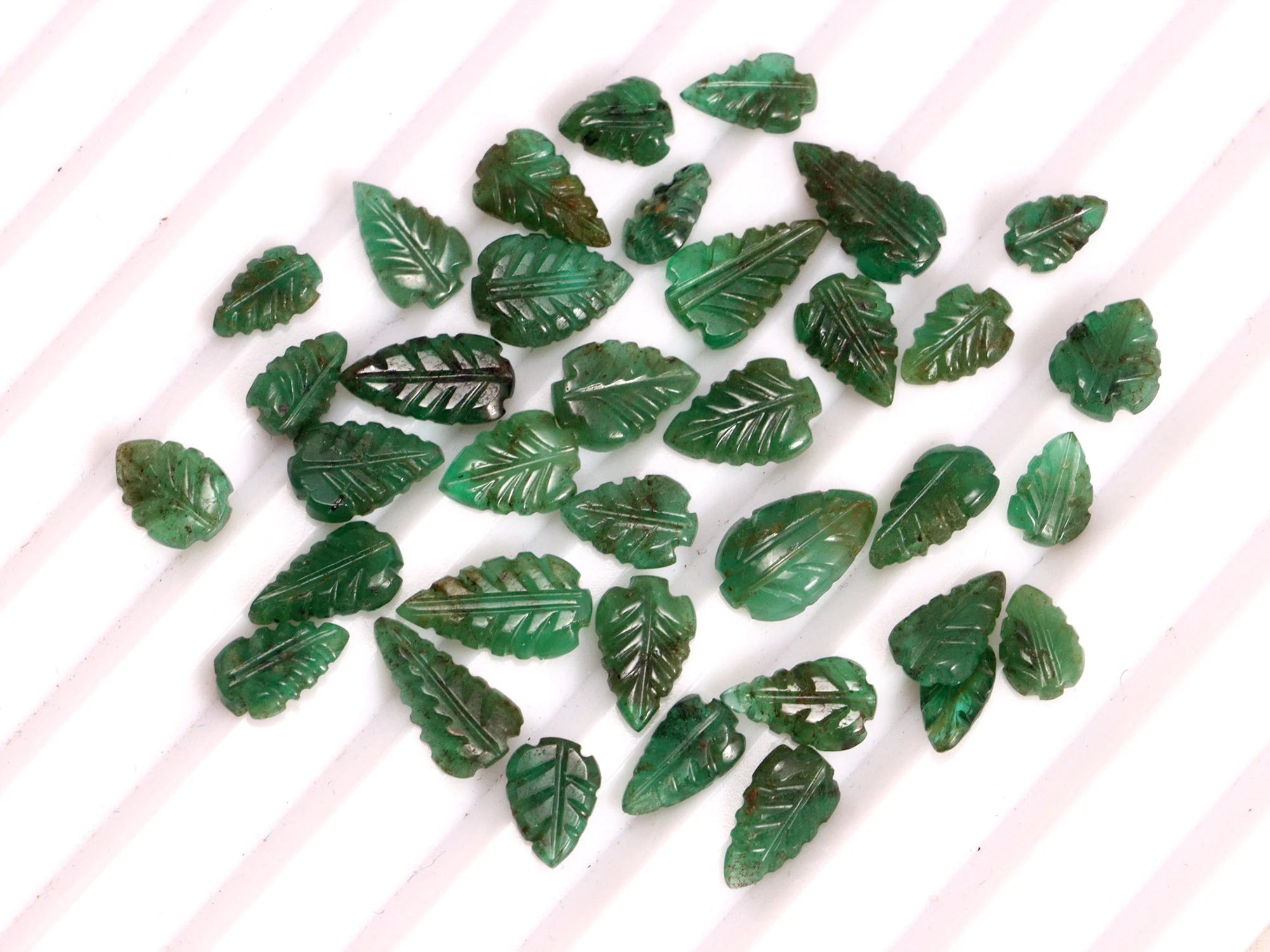 AA Quality Emerald Leaf Carving Gemstone Lot, SKU2095
