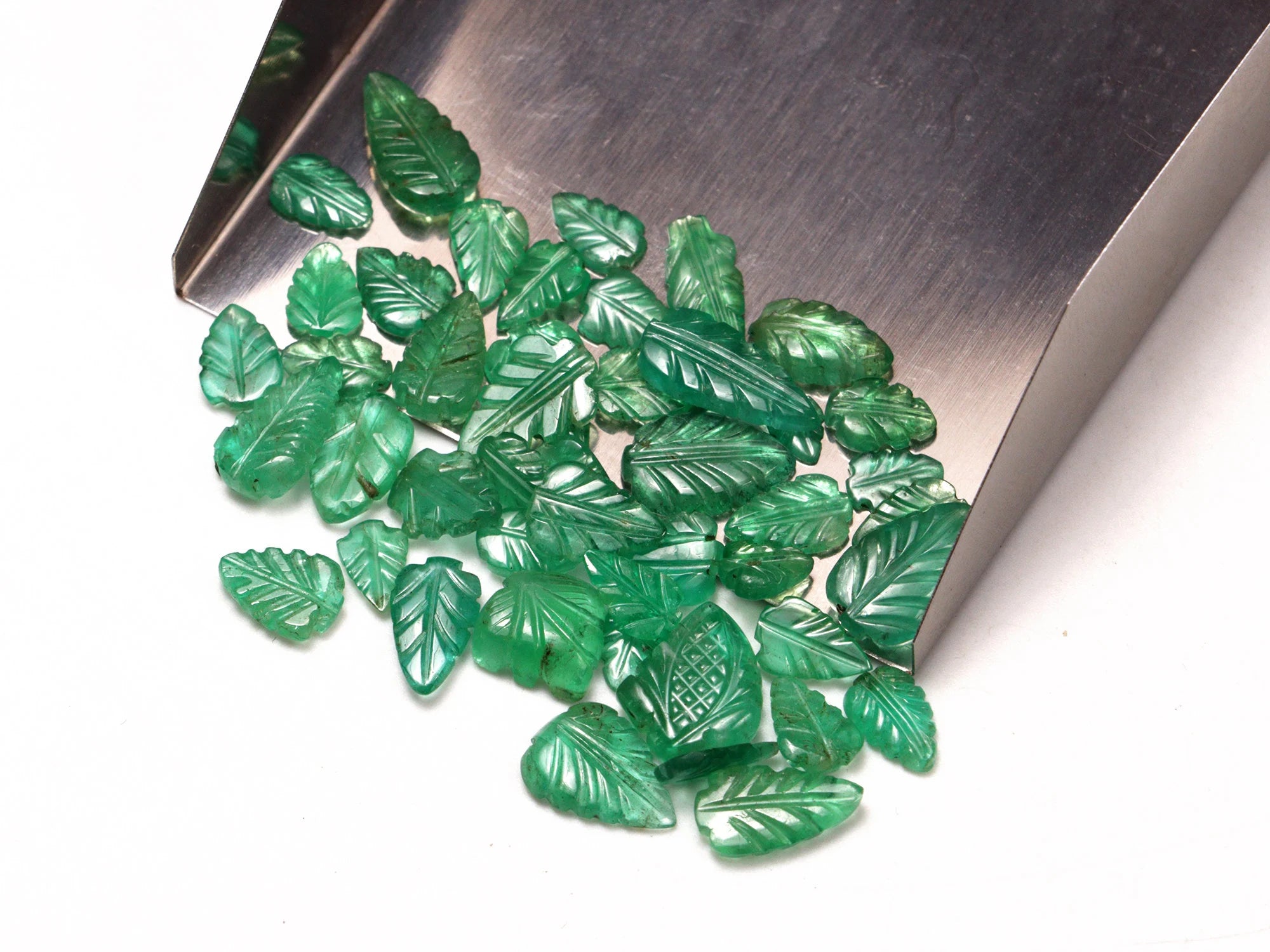 Green Emerald Leaf Carving Loose Gemstone, 3.5x5 mm To 7x10 mm, 49 pieces (SKU2100)