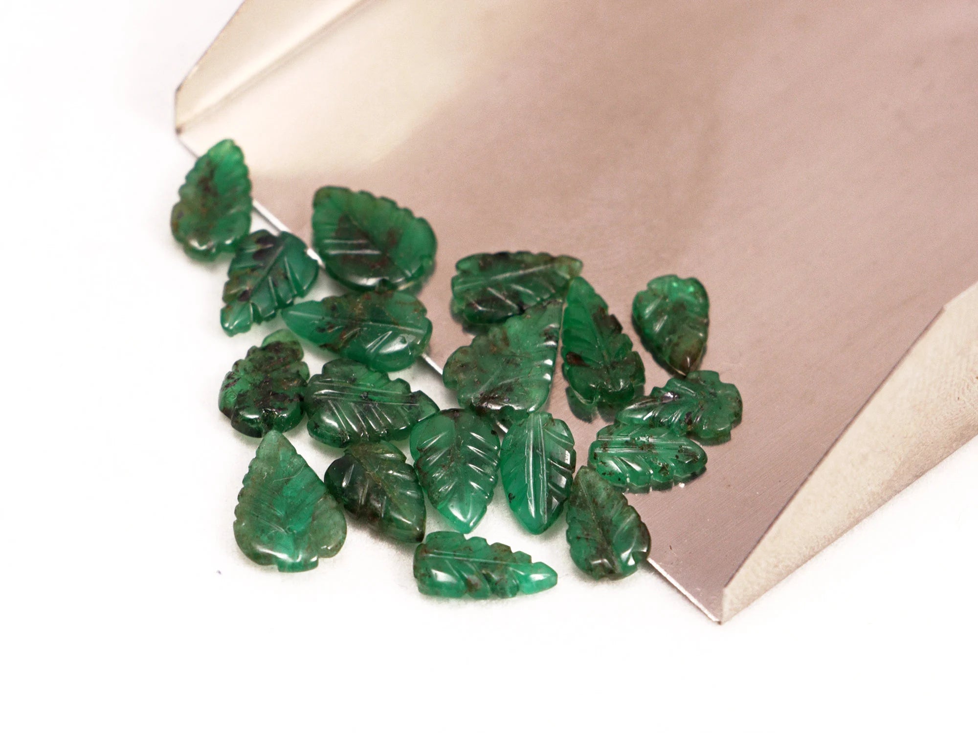 AA Quality Emerald Leaf Carving Gemstone, SKU2087