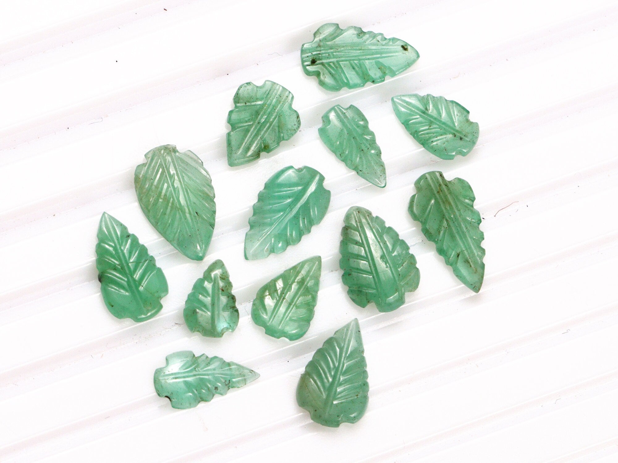 AA Quality Emerald Leaf Carving Gemstone Lot, SKU2098