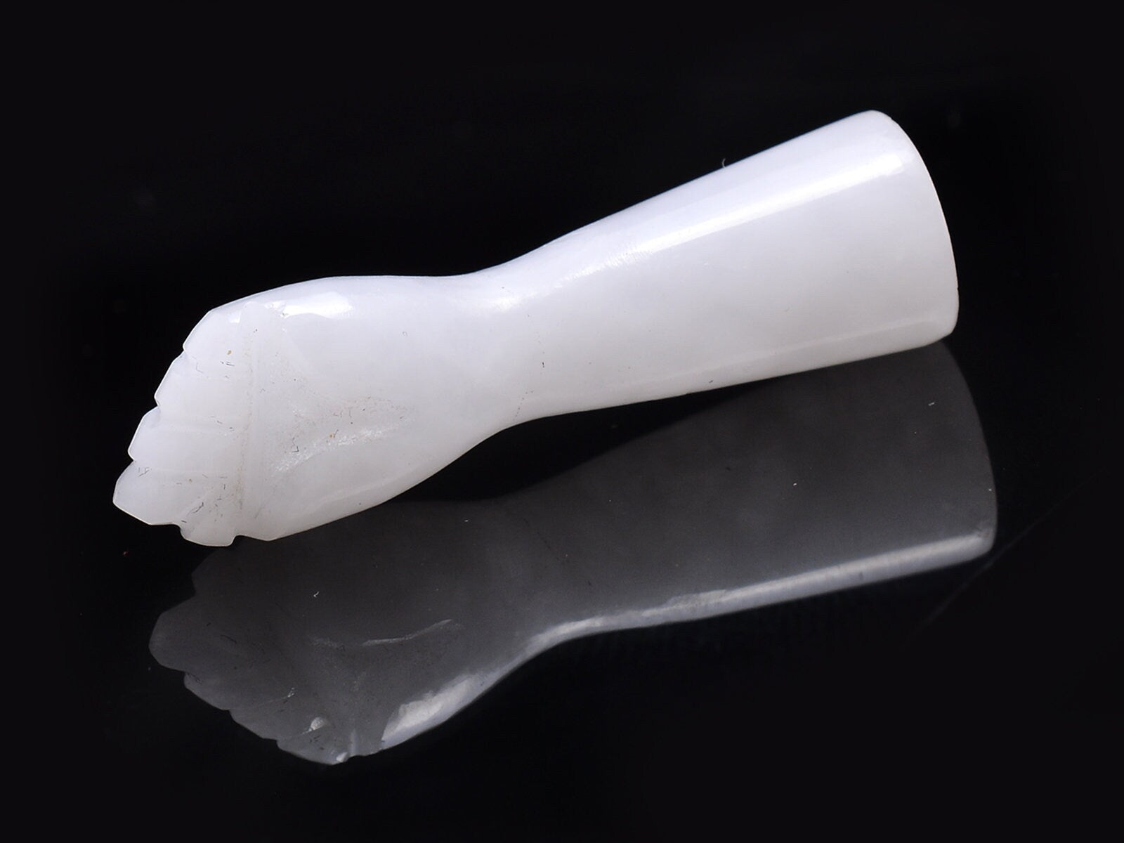 White Agate Carving Hand Pendant, 9.8x34.5 mm, SKU992