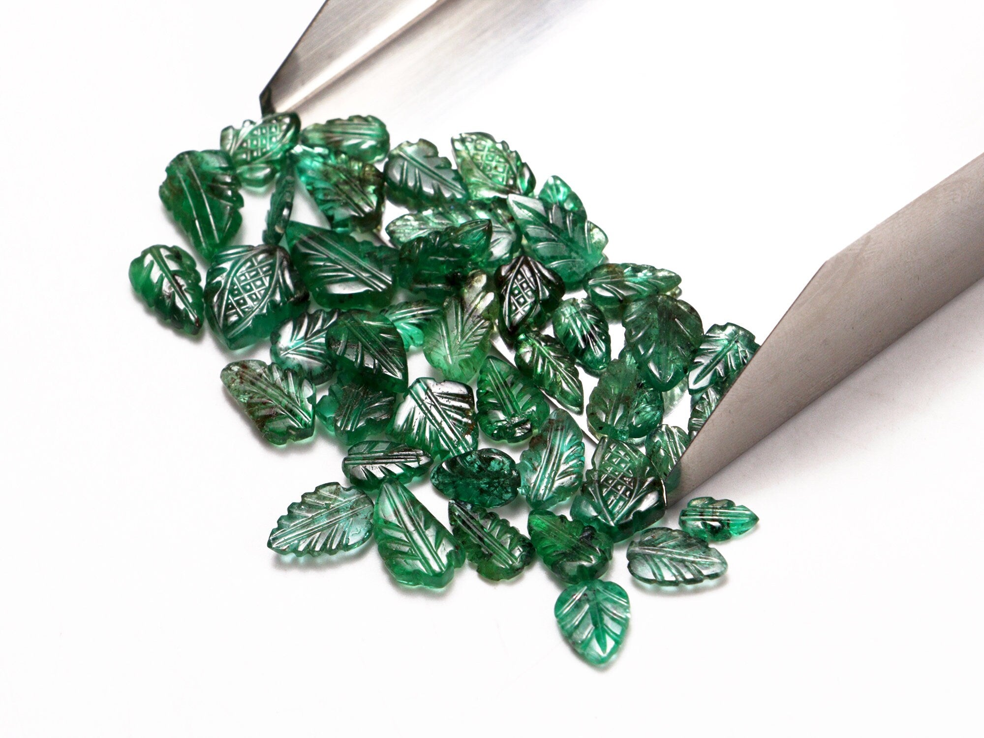 AA Quality Emerald Leaf Carving Gemstone Lot, SKU2089