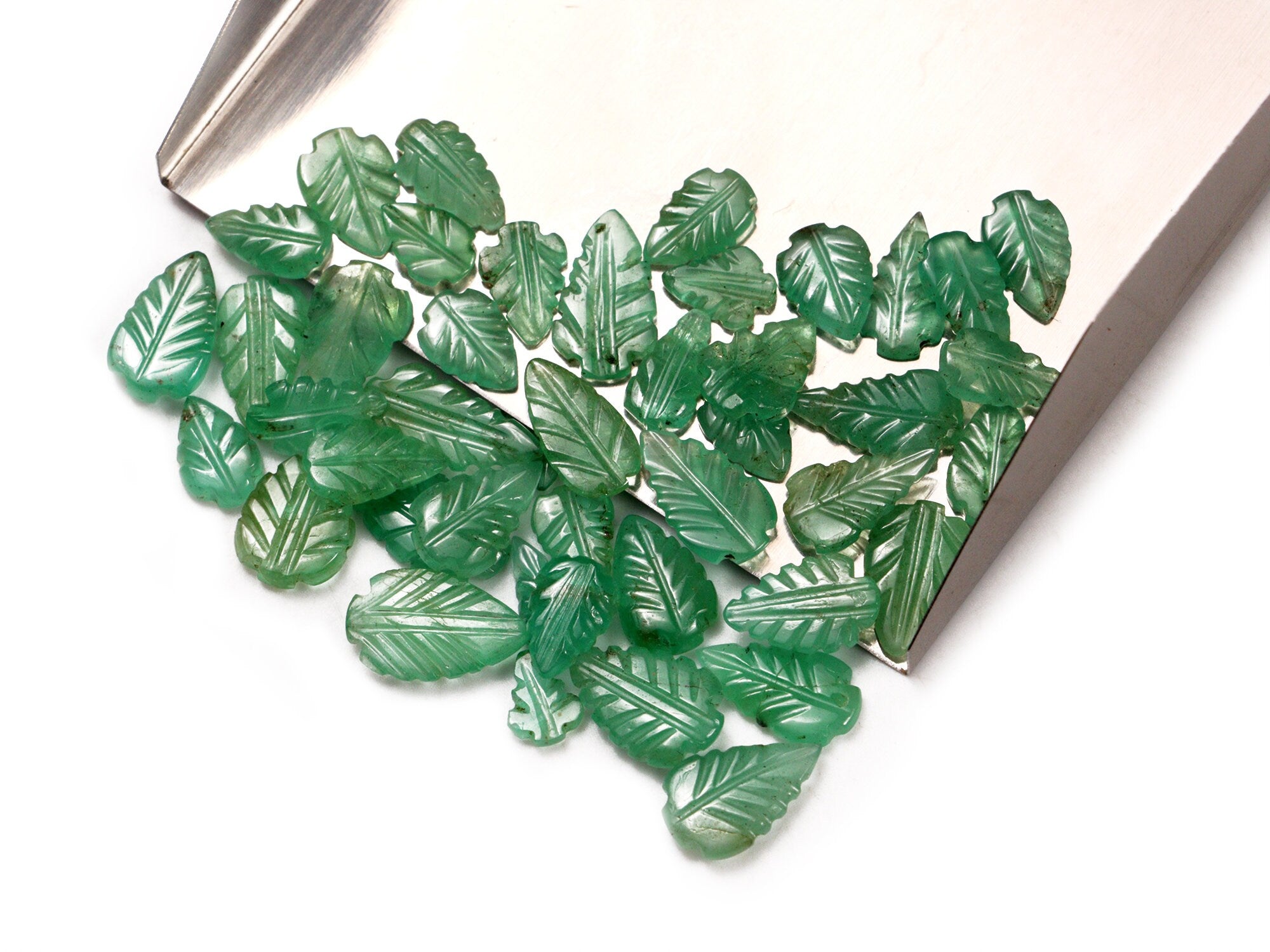 AA Quality Emerald Leaf Carving Gemstone Lot, SKU2098