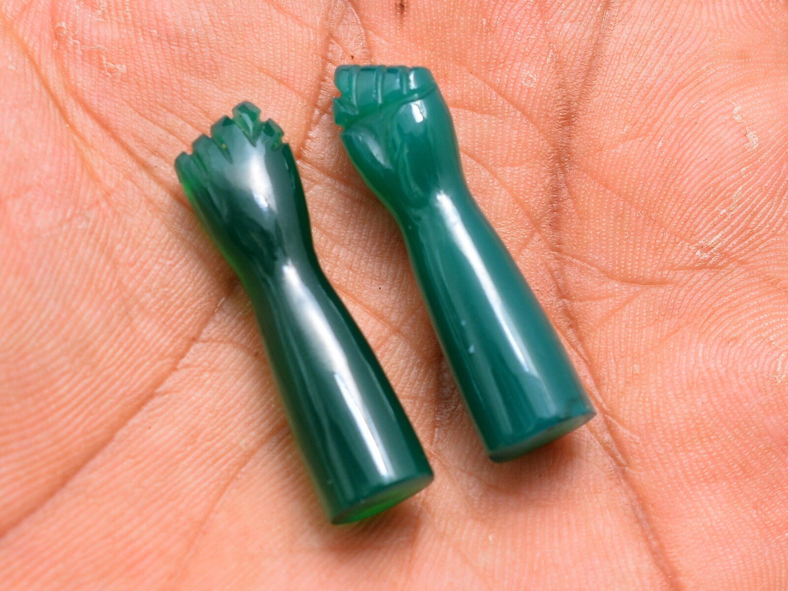 Green Onyx Carving Hand Pendant, 9x34 mm, SKU993
